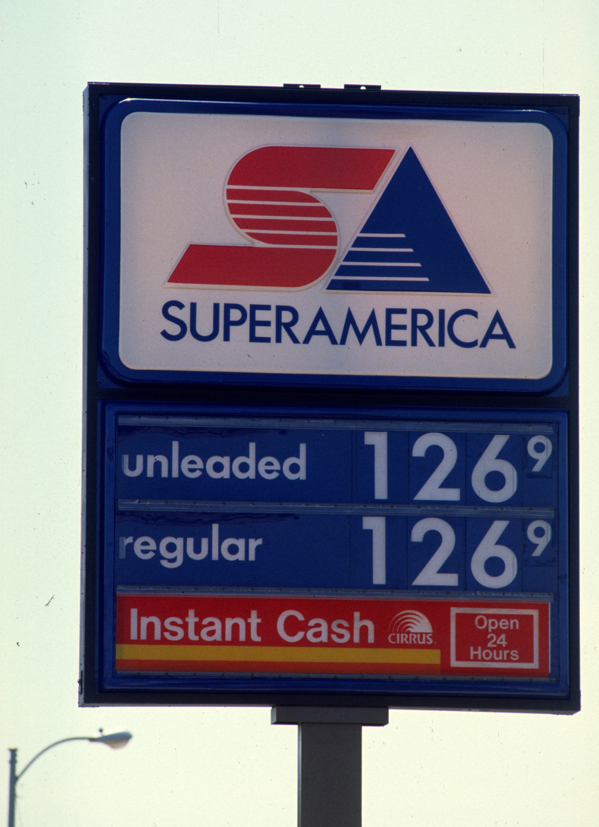 SuperAmerica, August 1990
